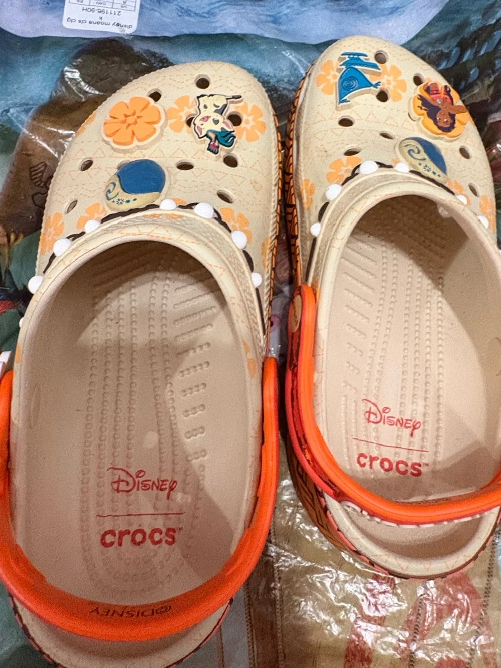 Crocs Disney Moana Classic Clogs Kids 5 – Worn Once – Jibbitz Charms